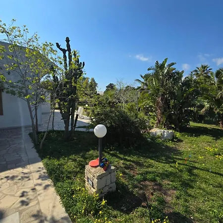 Casa Cavarra Bed & Breakfast *