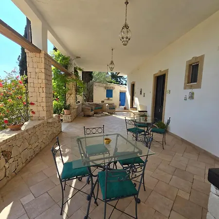 Casa Cavarra *