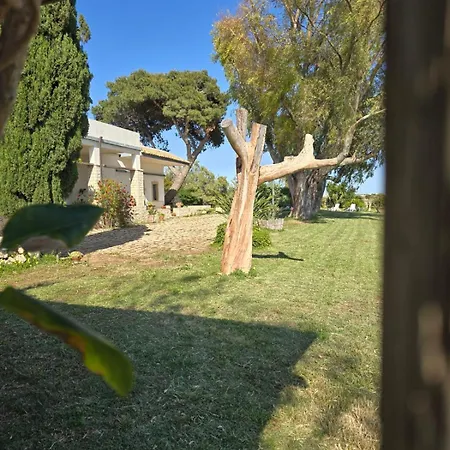 לינה וארוחת בוקר Casa Cavarra