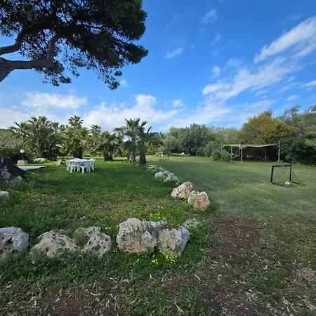 לינה וארוחת בוקר Casa Cavarra