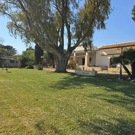 Casa Cavarra לינה וארוחת בוקר 3*