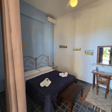 לינה וארוחת בוקר Casa Cavarra