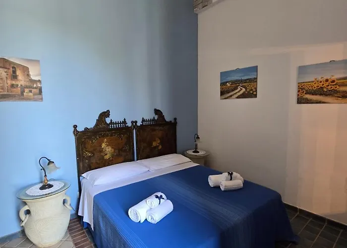 Frühstückspension Casa Cavarra 3*