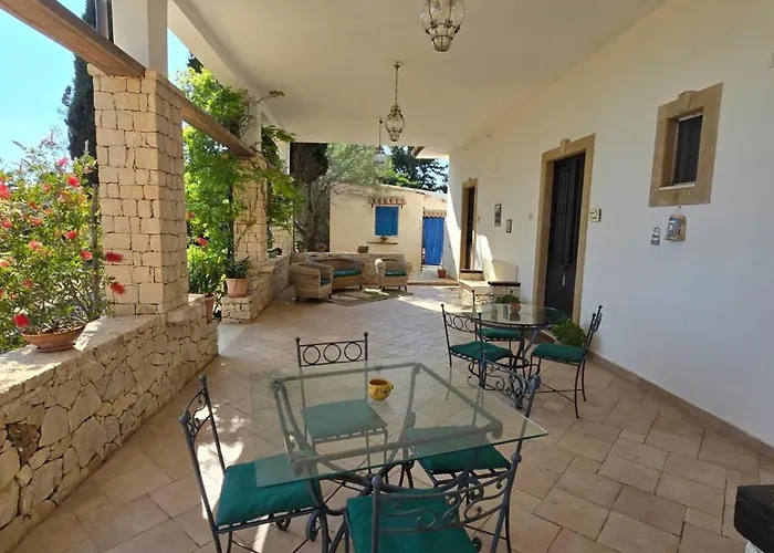 Casa Cavarra 3*